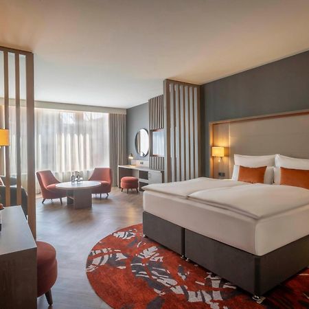 Clayton Hotel Dusseldorf City Centre Buitenkant foto